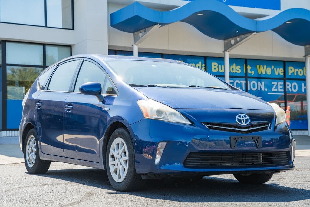 2012 Toyota Prius v Three — photo 1 of 42