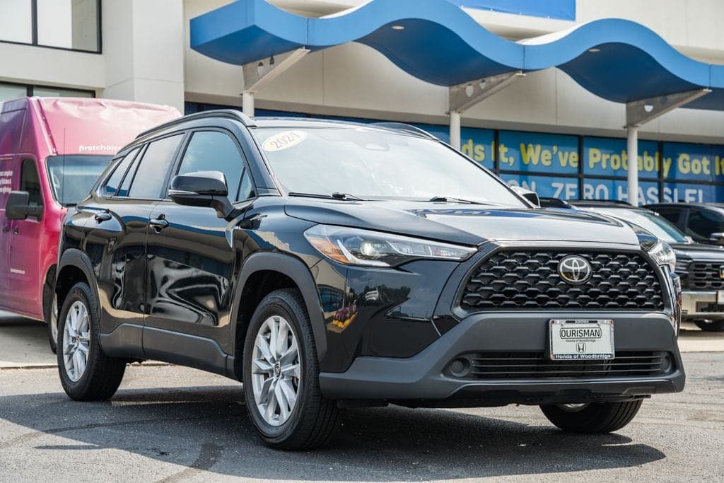 2024 Toyota Corolla Cross LE — photo 1 of 40