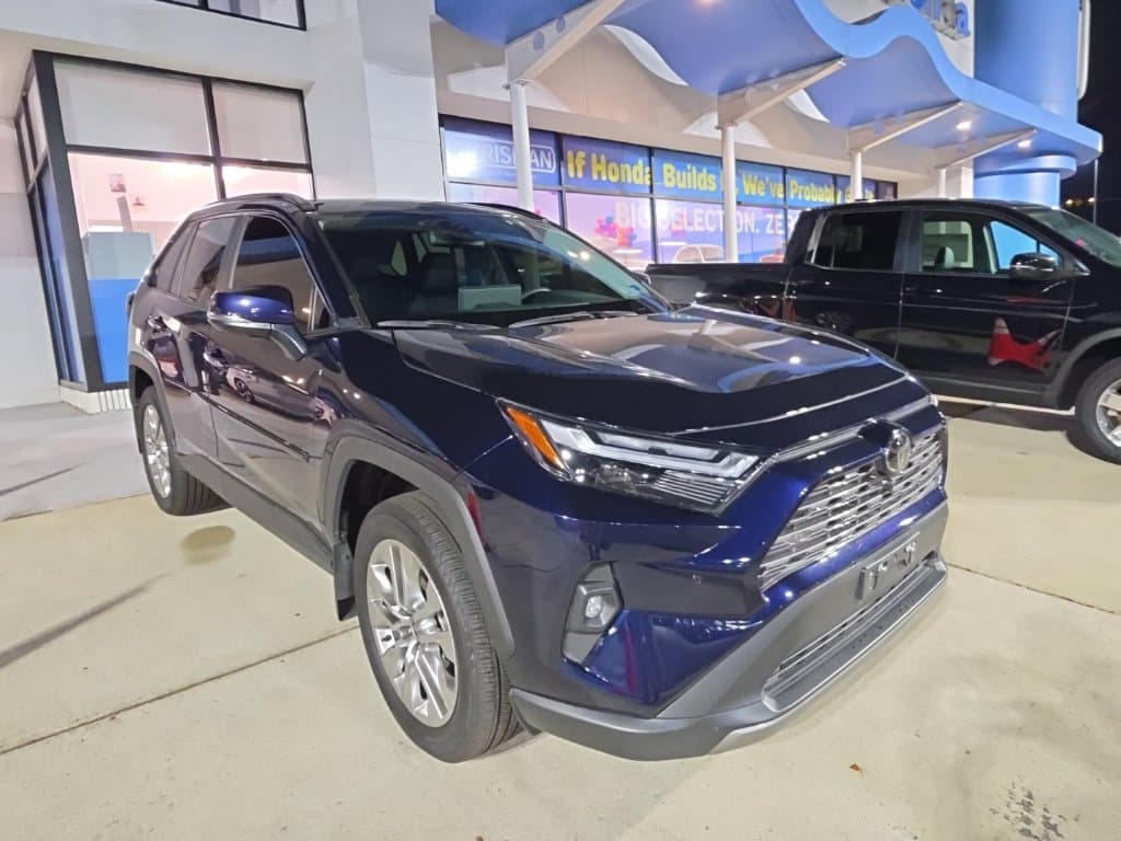 2025 Toyota RAV4 Limited — photo 1 of 11