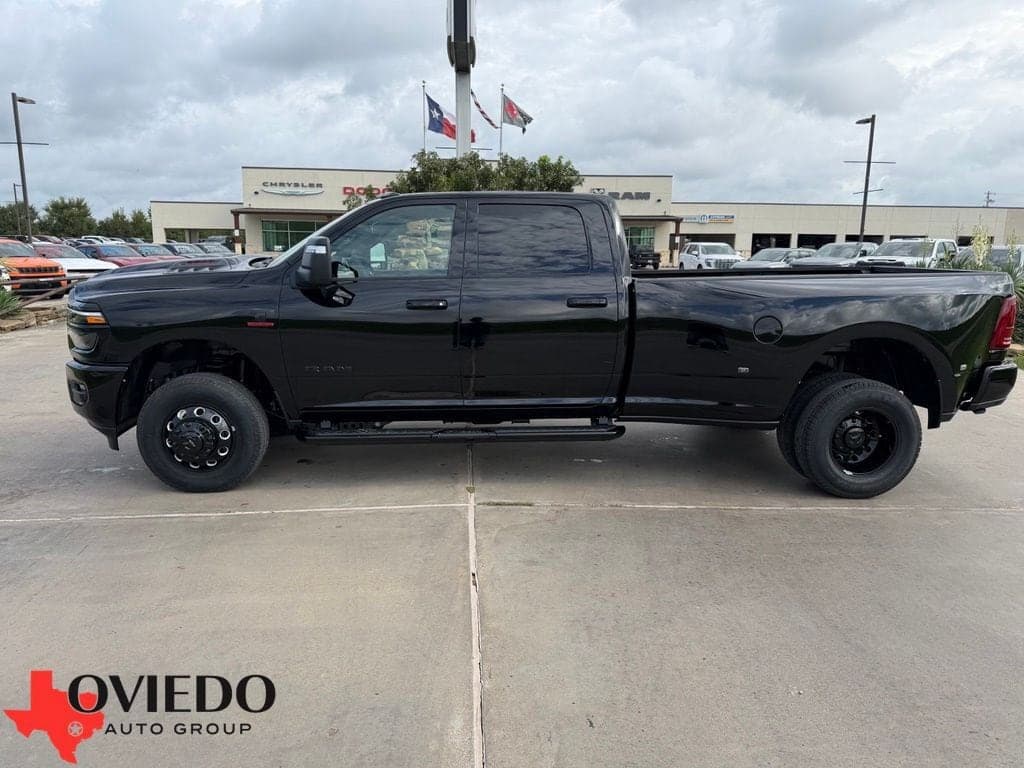 2027 RAM 3500 Laramie — photo 1 of 25