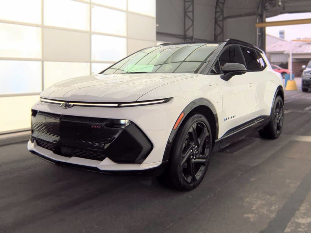 2024 Chevrolet Equinox EV RS — photo 1 of 6