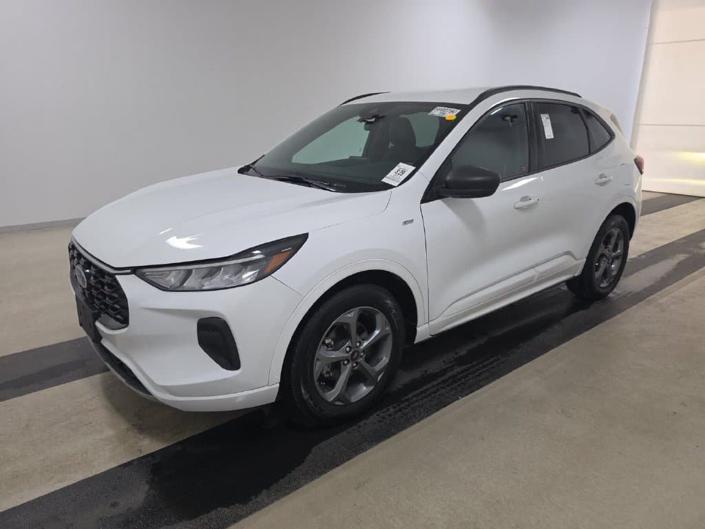 2023 Ford Escape ST-Line — photo 1 of 6