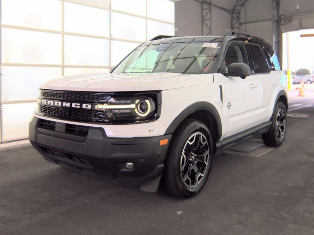 2025 Ford Bronco Sport Outer Banks — photo 1 of 6