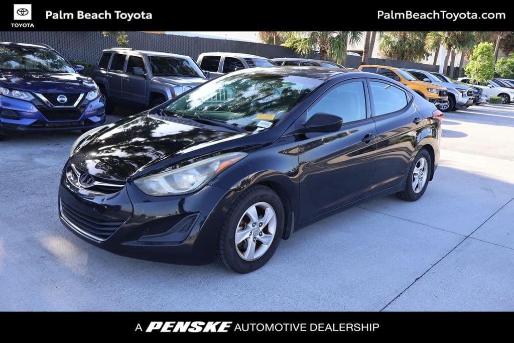2014 Hyundai Elantra SE — photo 1 of 8