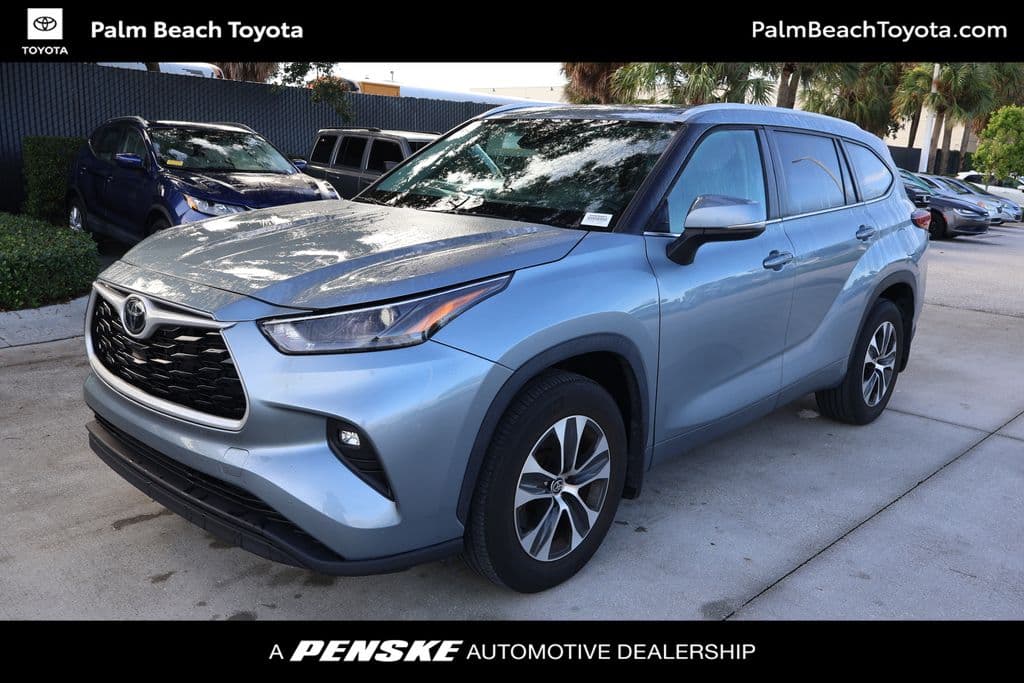 2023 Toyota Highlander XLE — photo 1 of 8