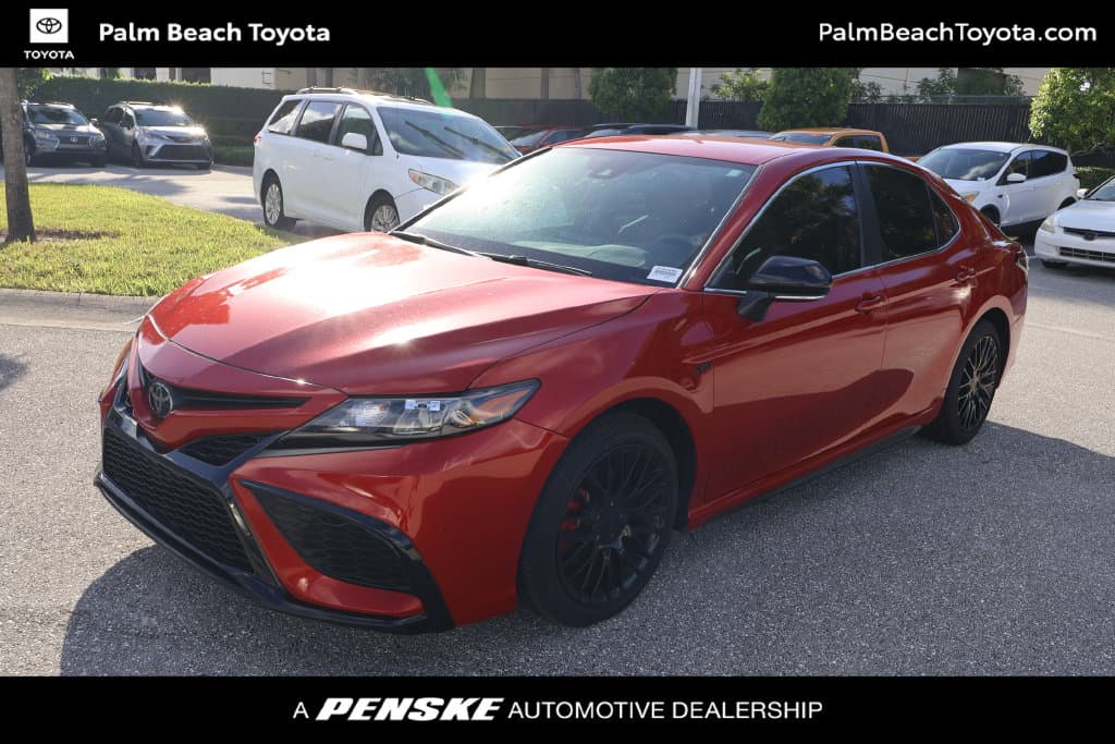 2023 Toyota Camry SE — photo 1 of 8