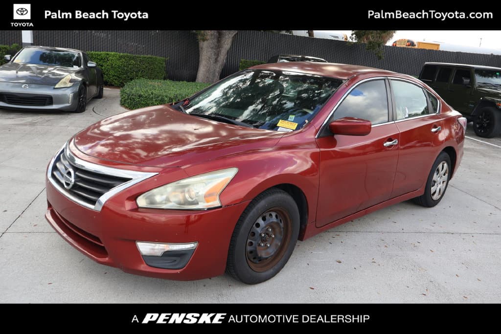 2014 Nissan Altima 2.5 S — photo 1 of 8