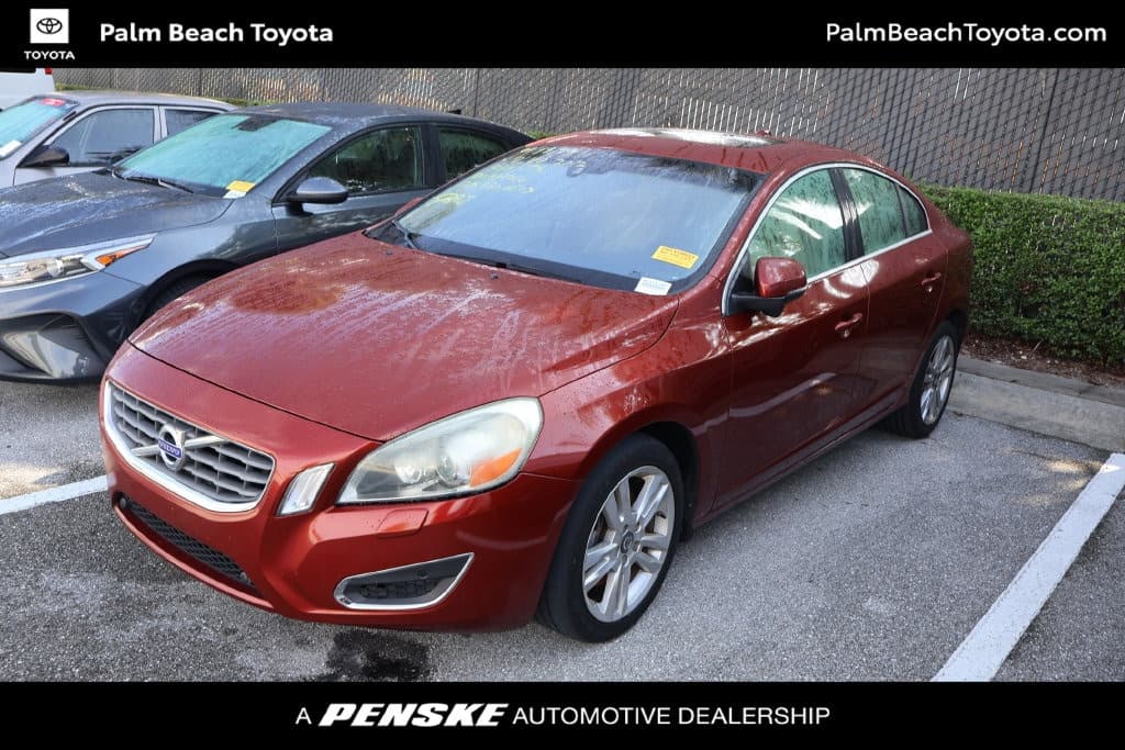 2013 Volvo S60 T5 Premier Plus — photo 1 of 8