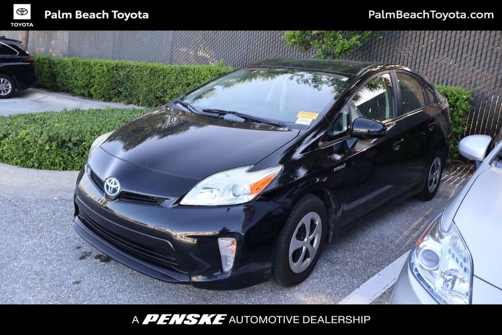 2014 Toyota Prius Three — photo 1 of 7