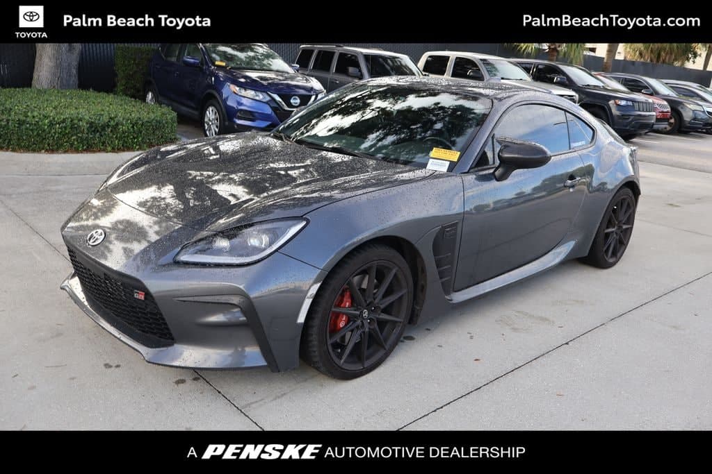 2025 Toyota GR86 Premium — photo 1 of 8