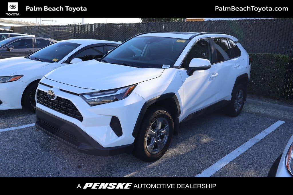 2024 Toyota RAV4 XLE — photo 1 of 7