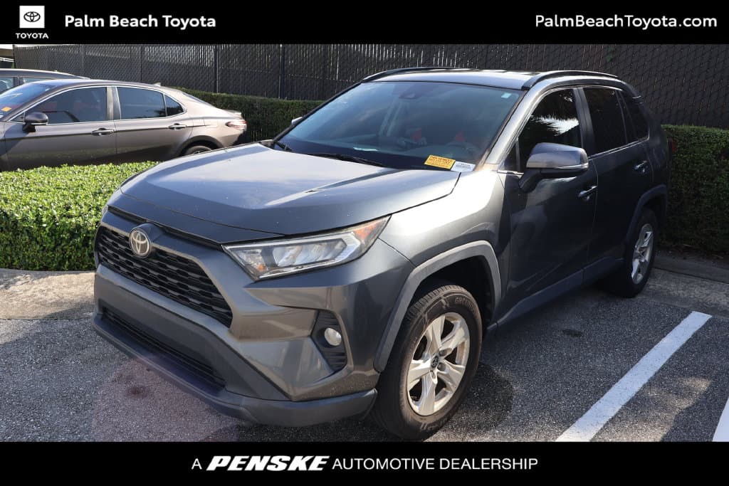 2021 Toyota RAV4 XLE — photo 1 of 8