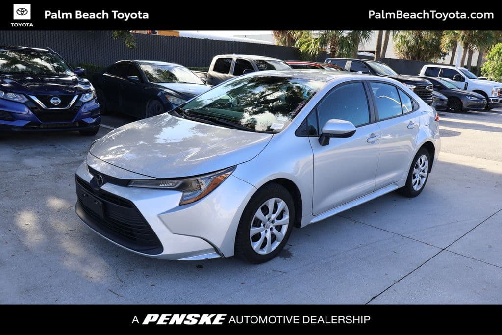 2024 Toyota Corolla LE — photo 1 of 8