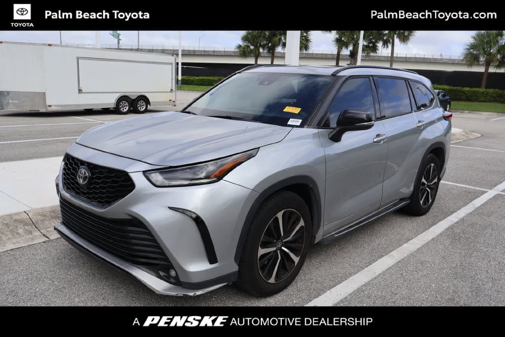 2021 Toyota Highlander XSE — photo 1 of 8
