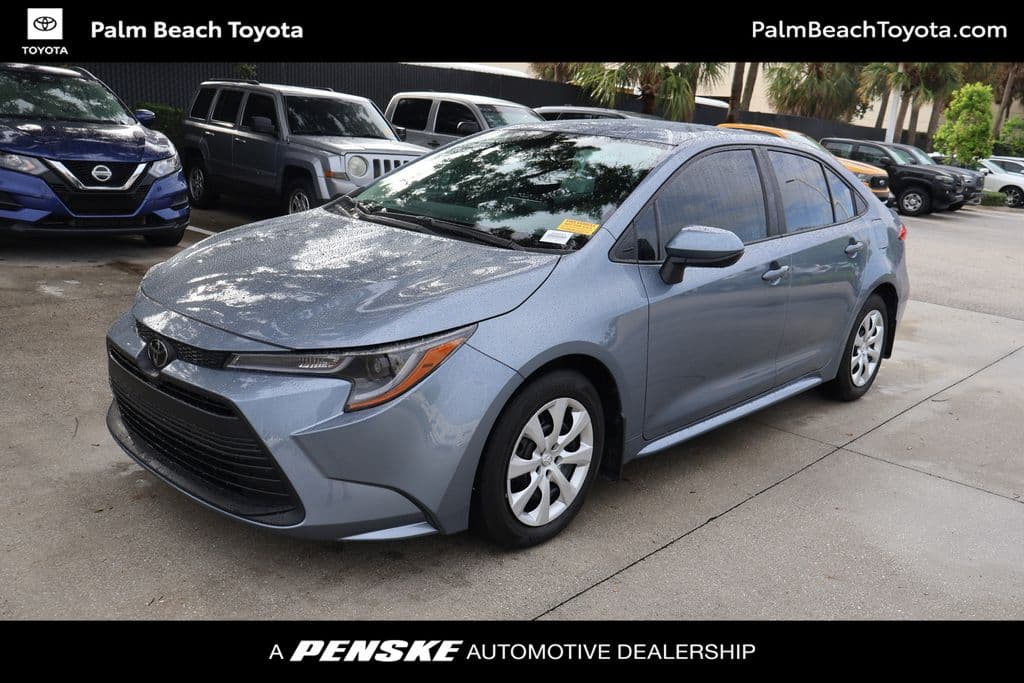 2024 Toyota Corolla LE — photo 1 of 8
