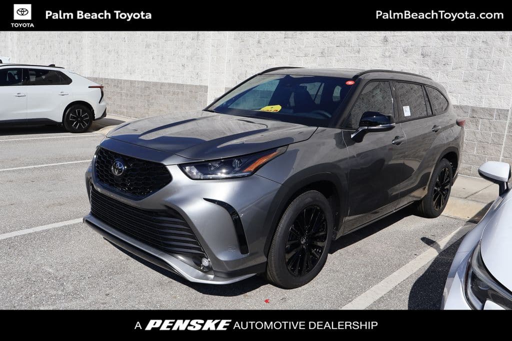2026 Toyota Highlander XSE — photo 1 of 8