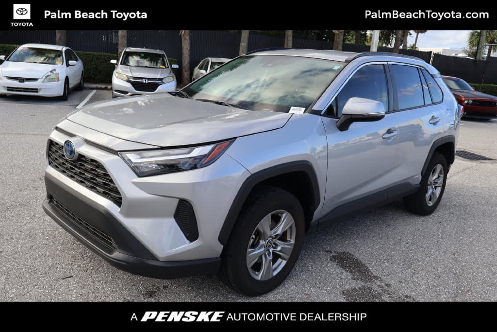 2024 Toyota RAV4 Base — photo 1 of 8