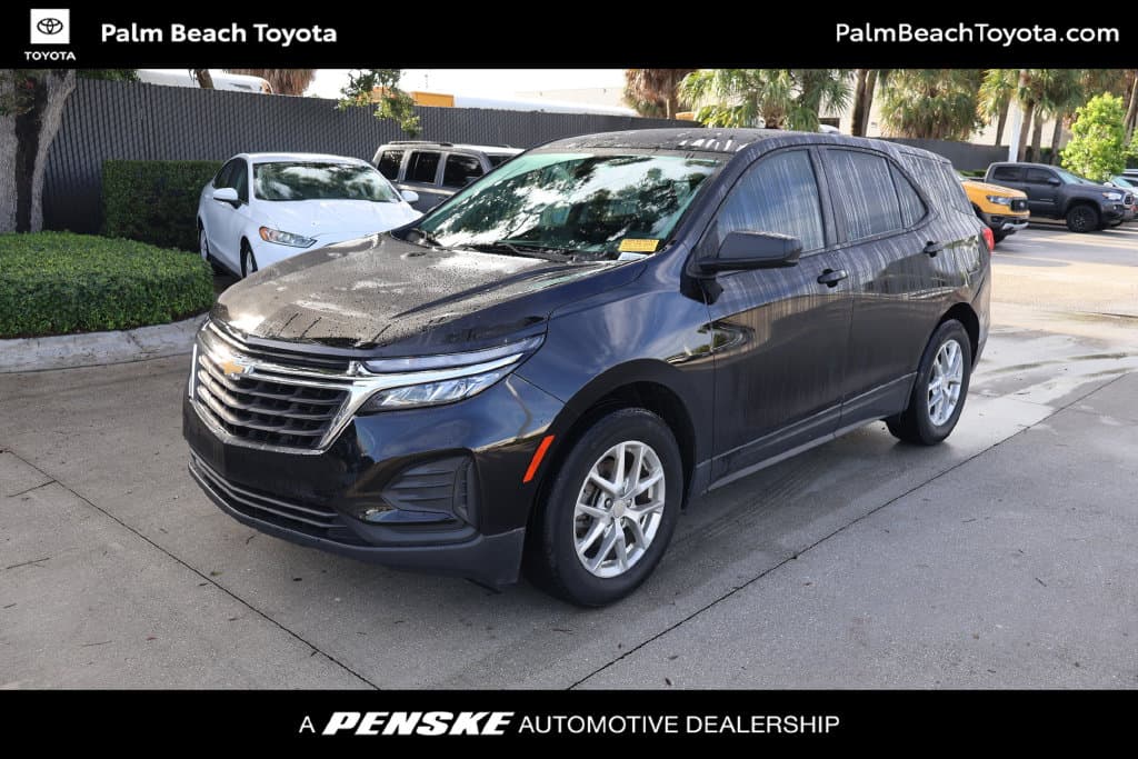 2024 Chevrolet Equinox LS — photo 1 of 8