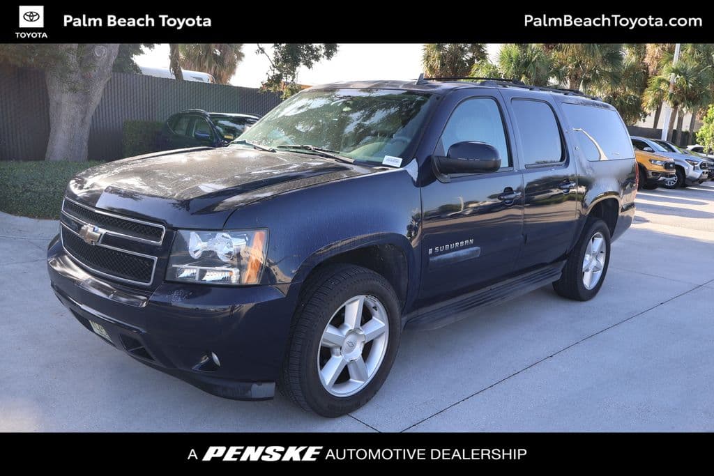 2008 Chevrolet Suburban LT w/1LT — photo 1 of 8