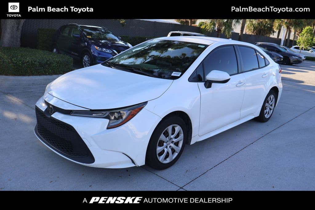 2020 Toyota Corolla LE — photo 1 of 8