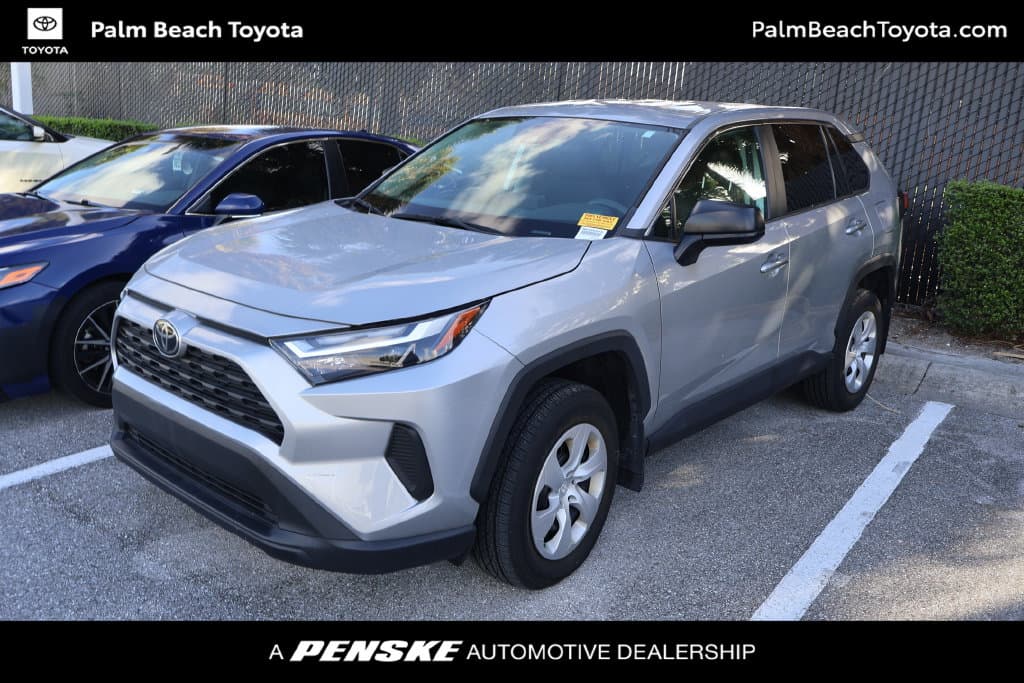 2024 Toyota RAV4 LE — photo 1 of 8