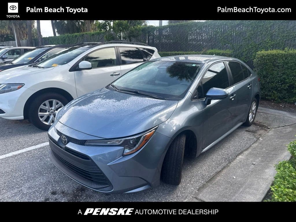 2023 Toyota Corolla LE — photo 1 of 4