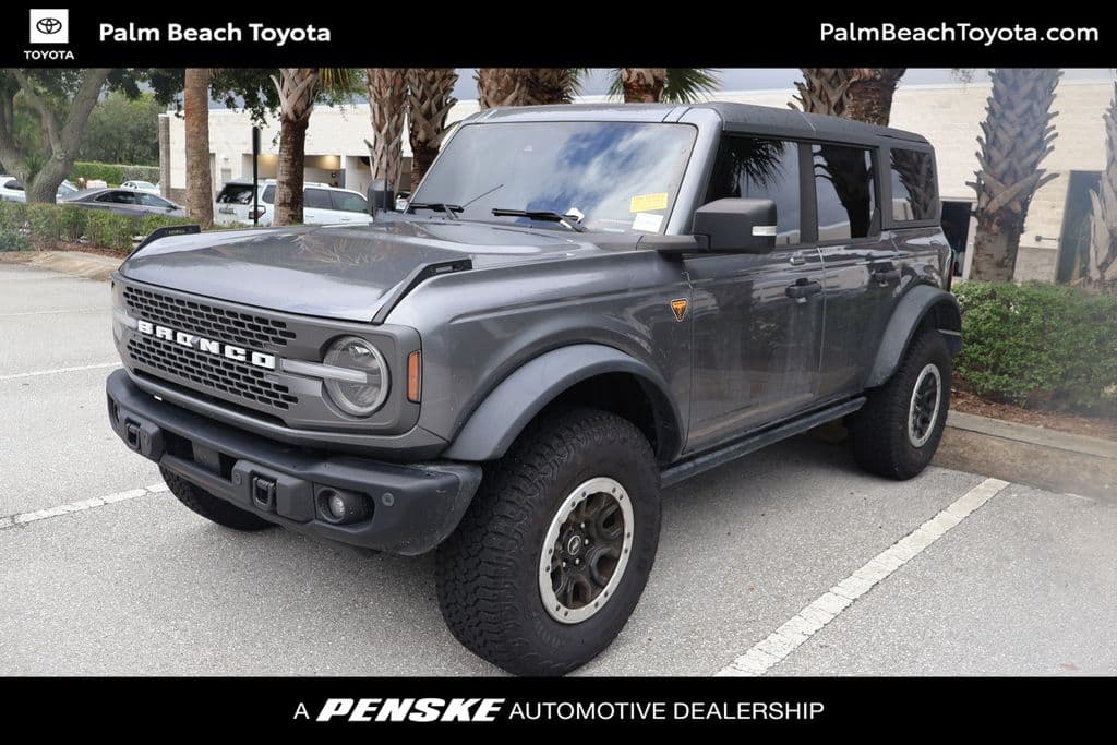 2023 Ford Bronco Badlands — photo 1 of 8