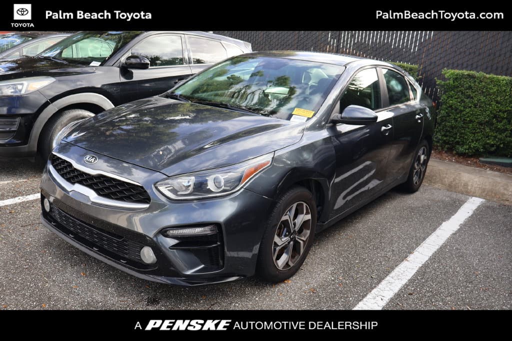 2020 Kia Forte LXS — photo 1 of 8