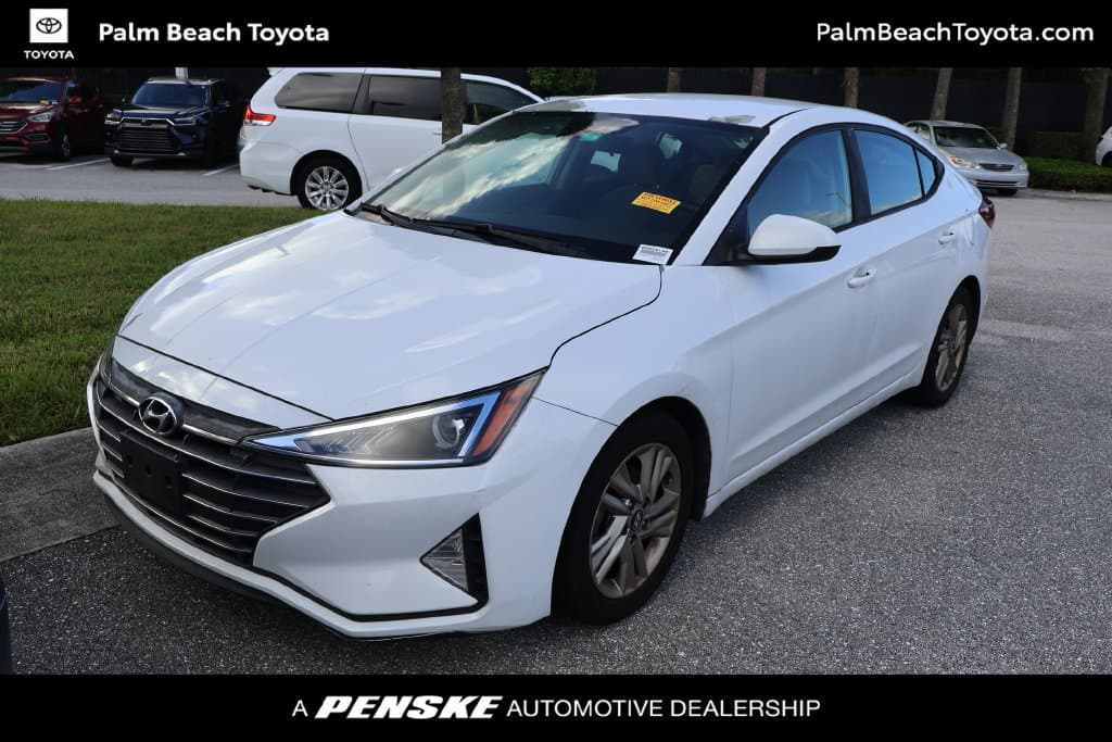 2019 Hyundai Elantra SEL — photo 1 of 8