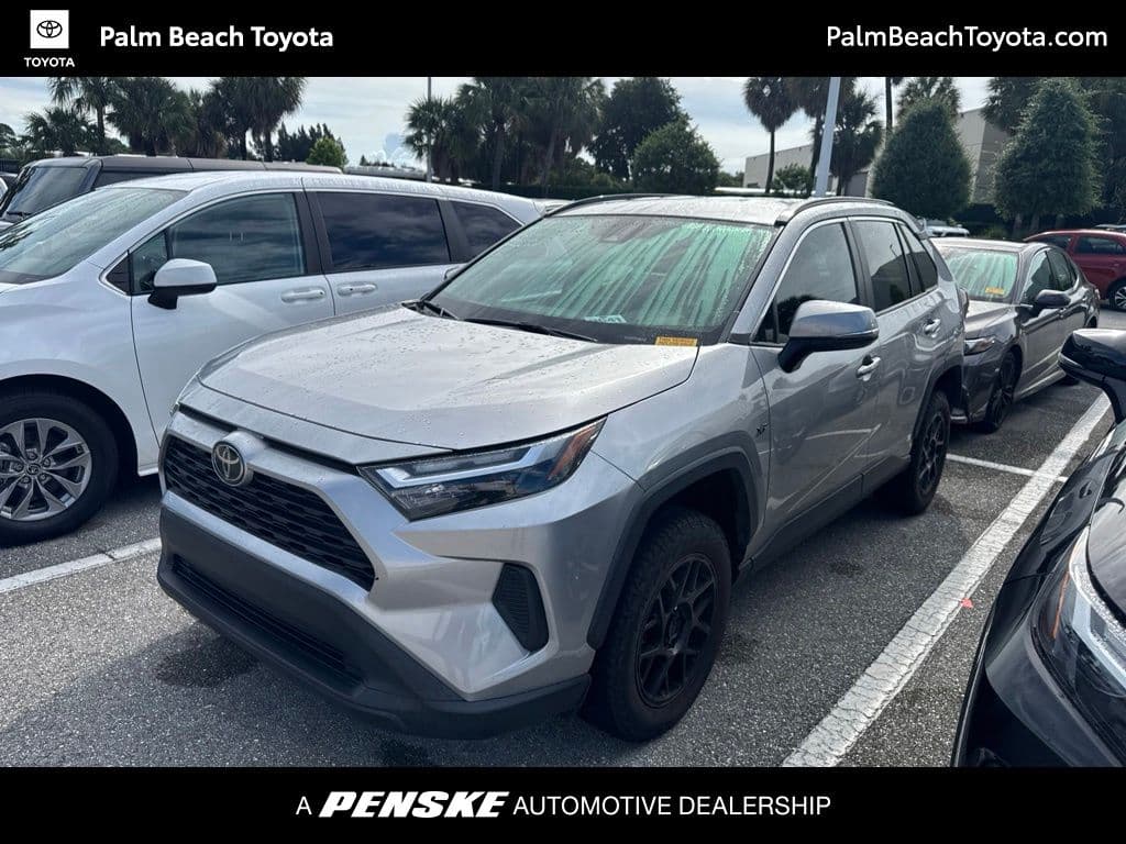 2024 Toyota RAV4 XLE — photo 1 of 4