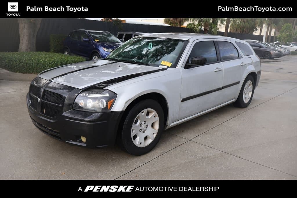 2006 Dodge Magnum Base — photo 1 of 8