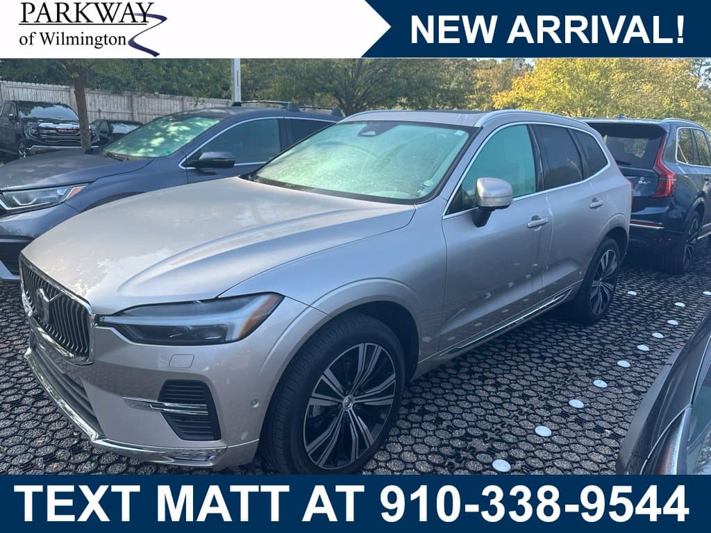 2023 Volvo XC60 Plus Bright Theme — photo 1 of 2
