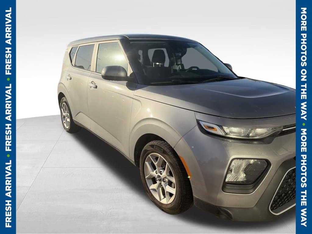2022 Kia Soul LX — photo 1 of 6