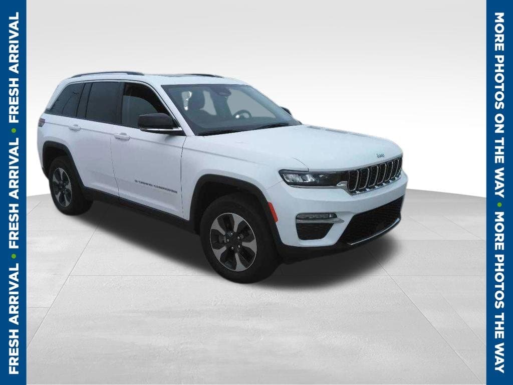 2024 Jeep Grand Cherokee Base — photo 1 of 8