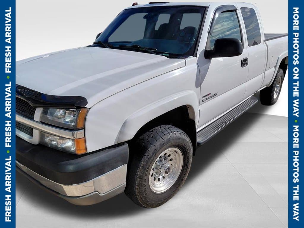 2004 Chevrolet Silverado 2500HD LS — photo 1 of 7