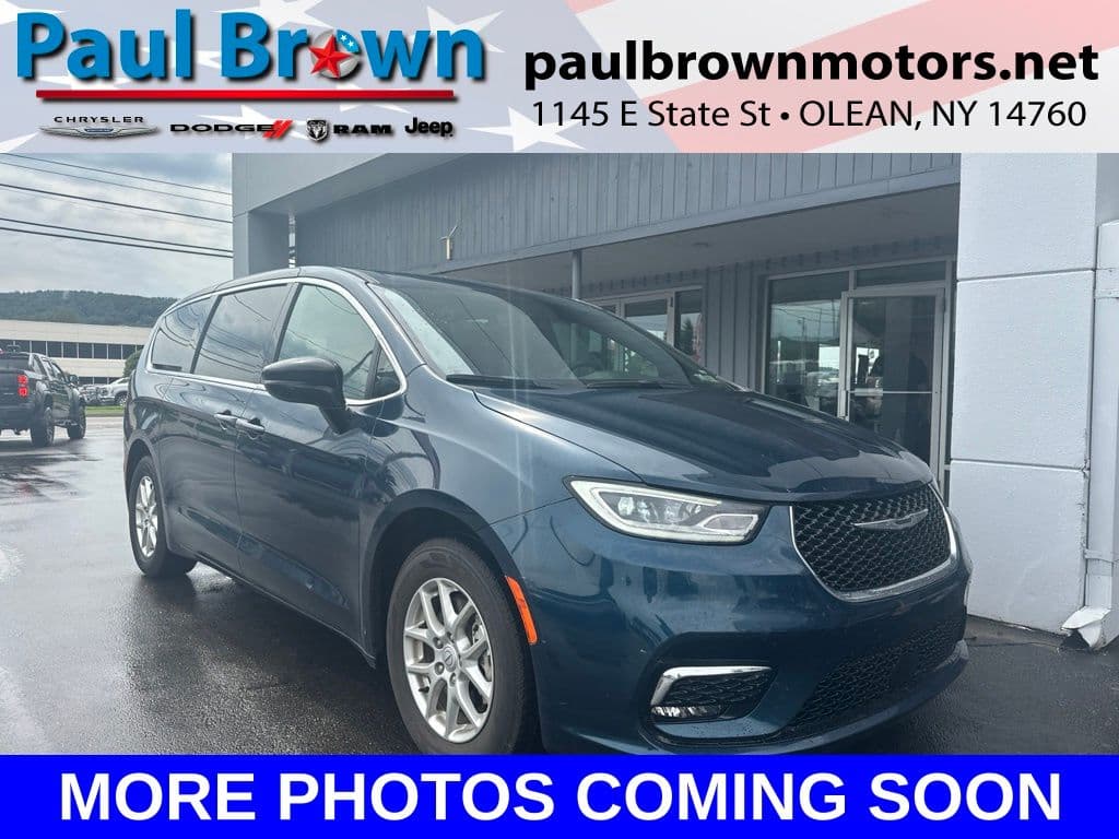 2025 Chrysler Pacifica Select — photo 1 of 4