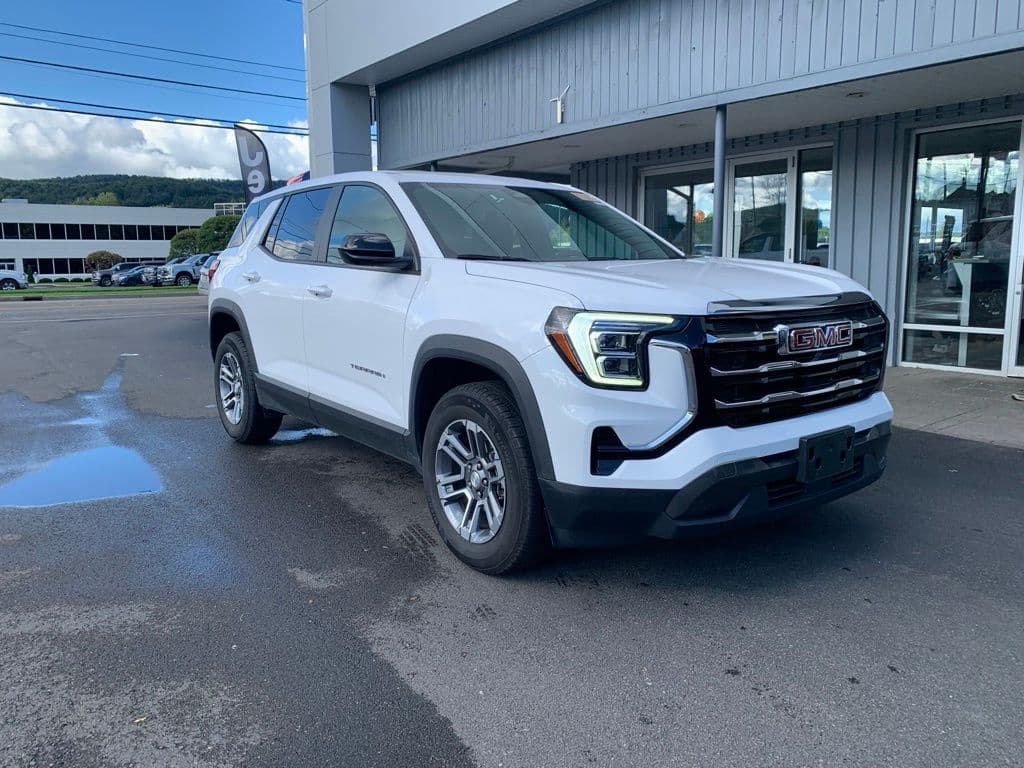 2025 GMC Terrain AWD Elevation — photo 1 of 4