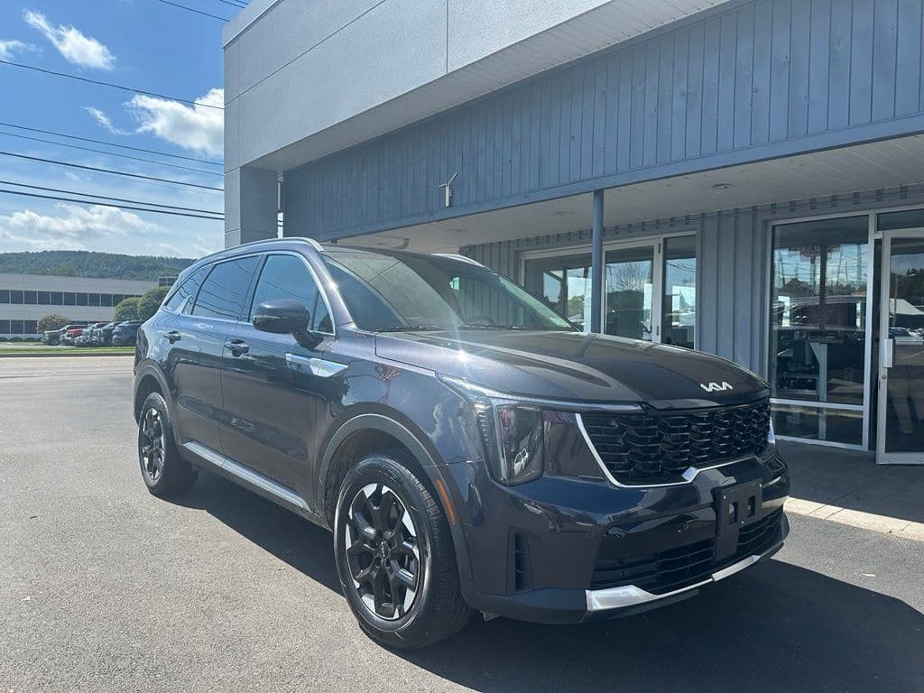 2025 Kia Sorento S — photo 1 of 5
