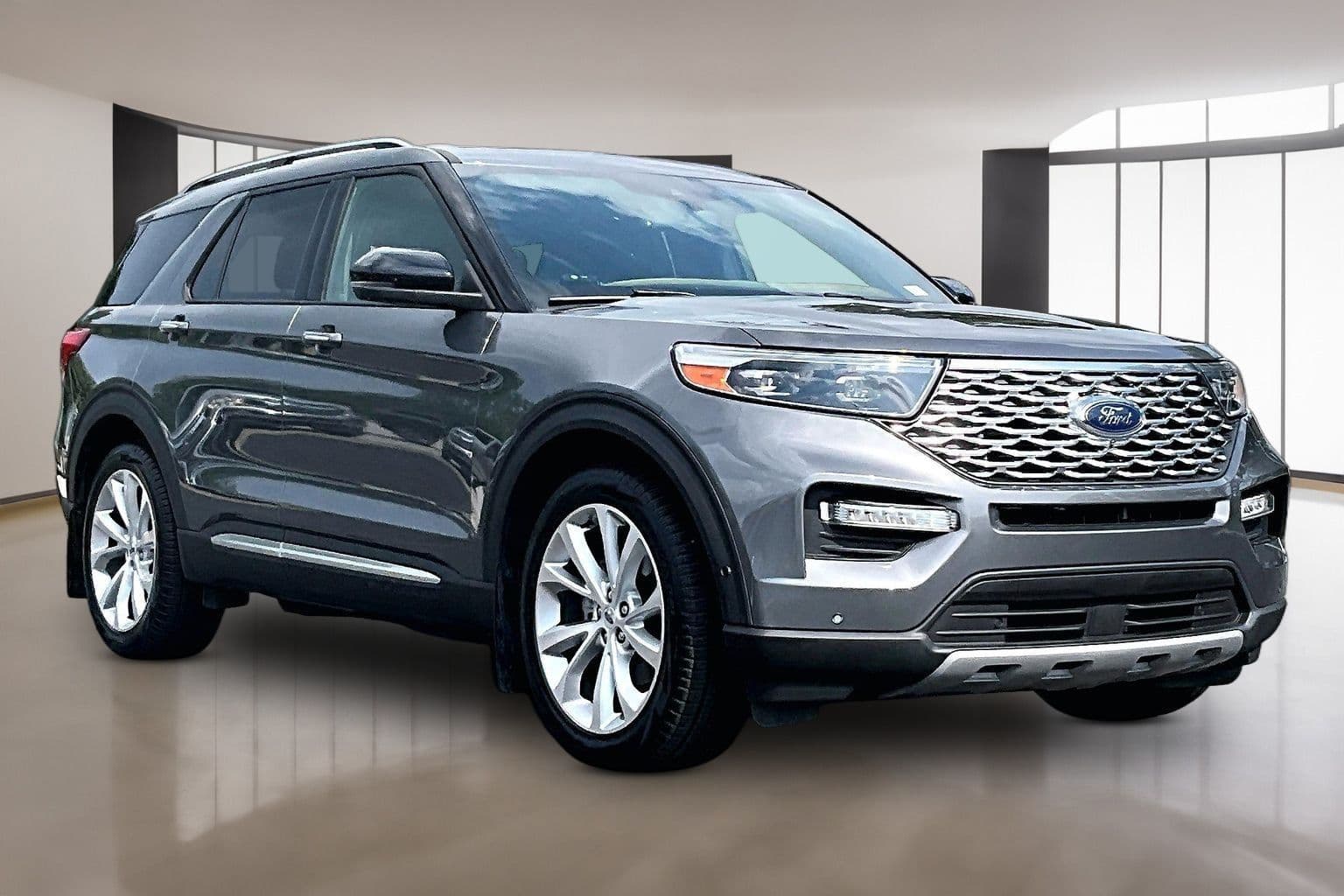 2022 Ford Explorer Platinum — photo 1 of 32