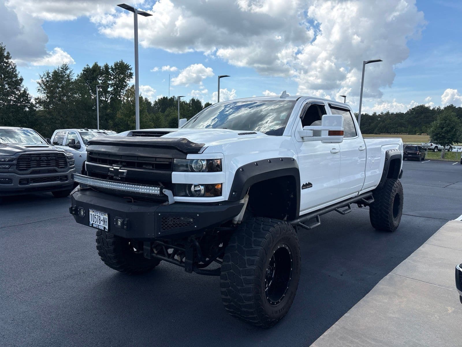 2018 Chevrolet Silverado 3500HD High Country — photo 1 of 6