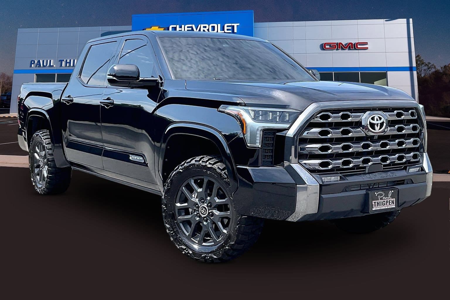 2024 Toyota Tundra 4WD Platinum — photo 1 of 38