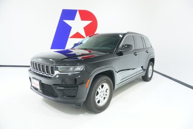 2025 Jeep Grand Cherokee Laredo — photo 1 of 34