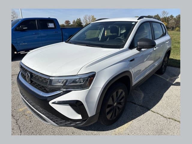 2023 Volkswagen Taos Base — photo 1 of 12