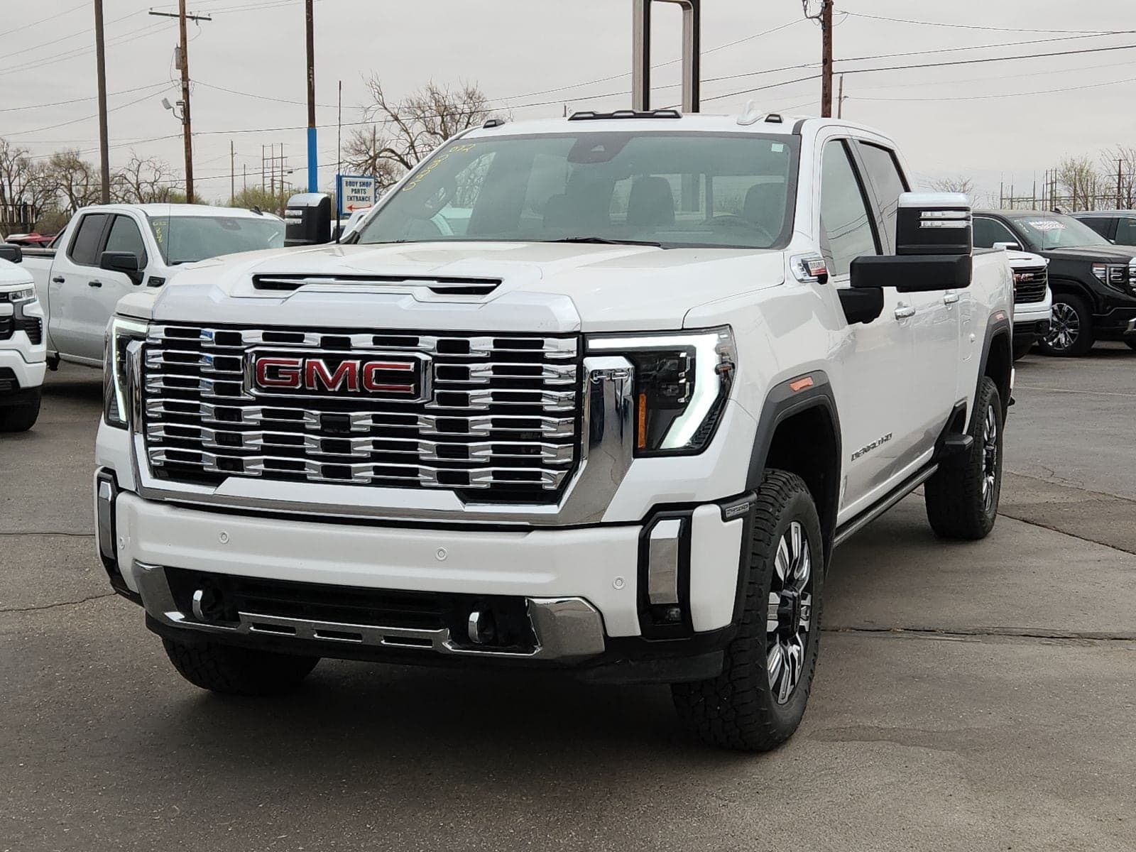 2025 GMC Sierra 2500HD Denali — photo 1 of 20