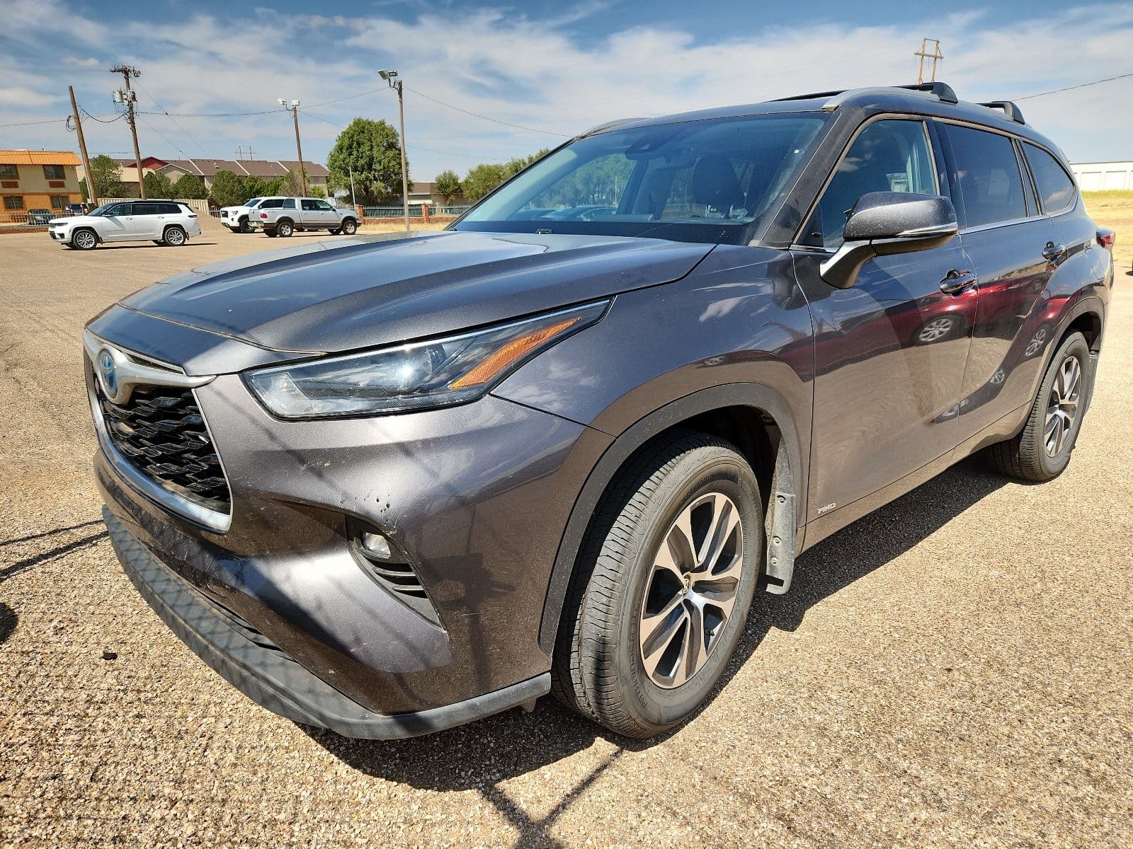 2022 Toyota Highlander Hybrid XLE — photo 1 of 5