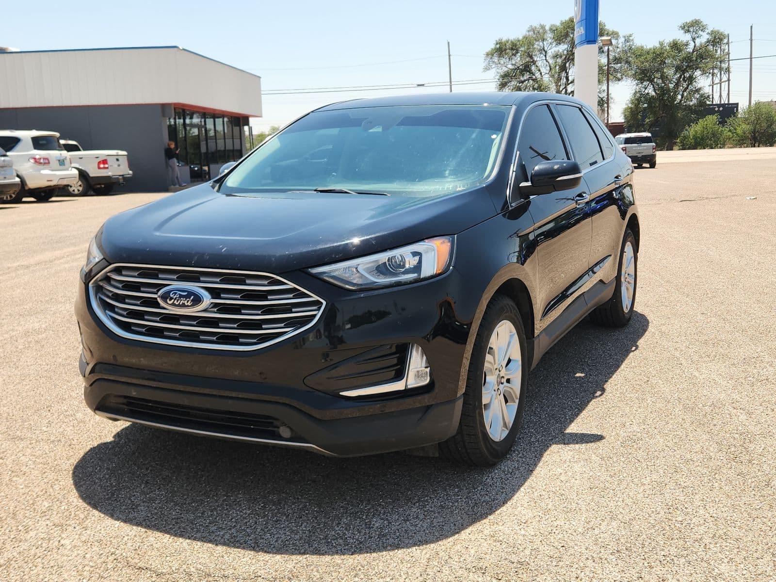 2022 Ford Edge Titanium — photo 1 of 20