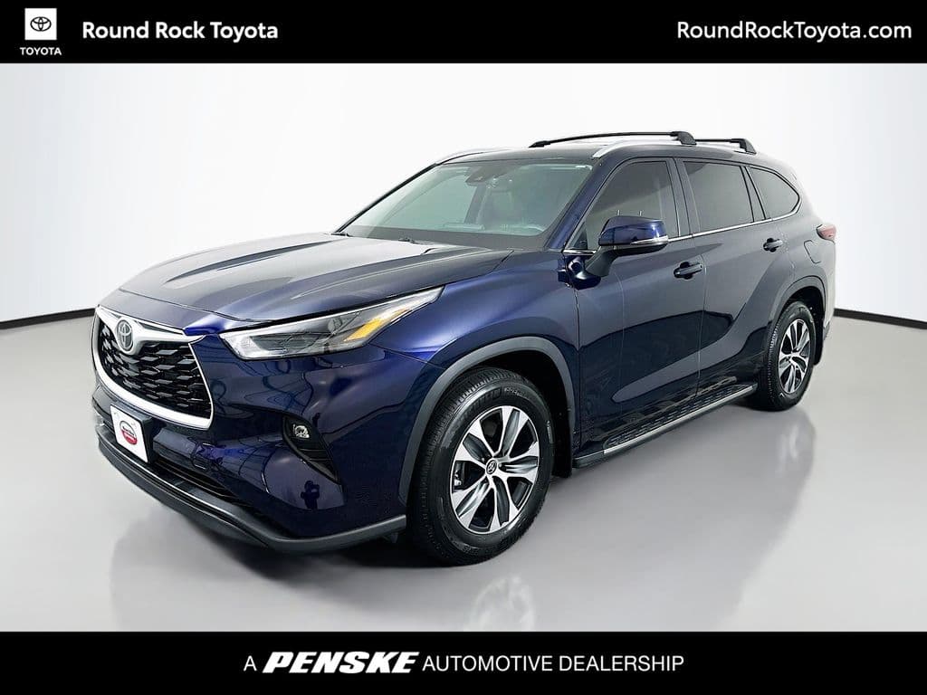 2025 Toyota Highlander XLE — photo 1 of 32