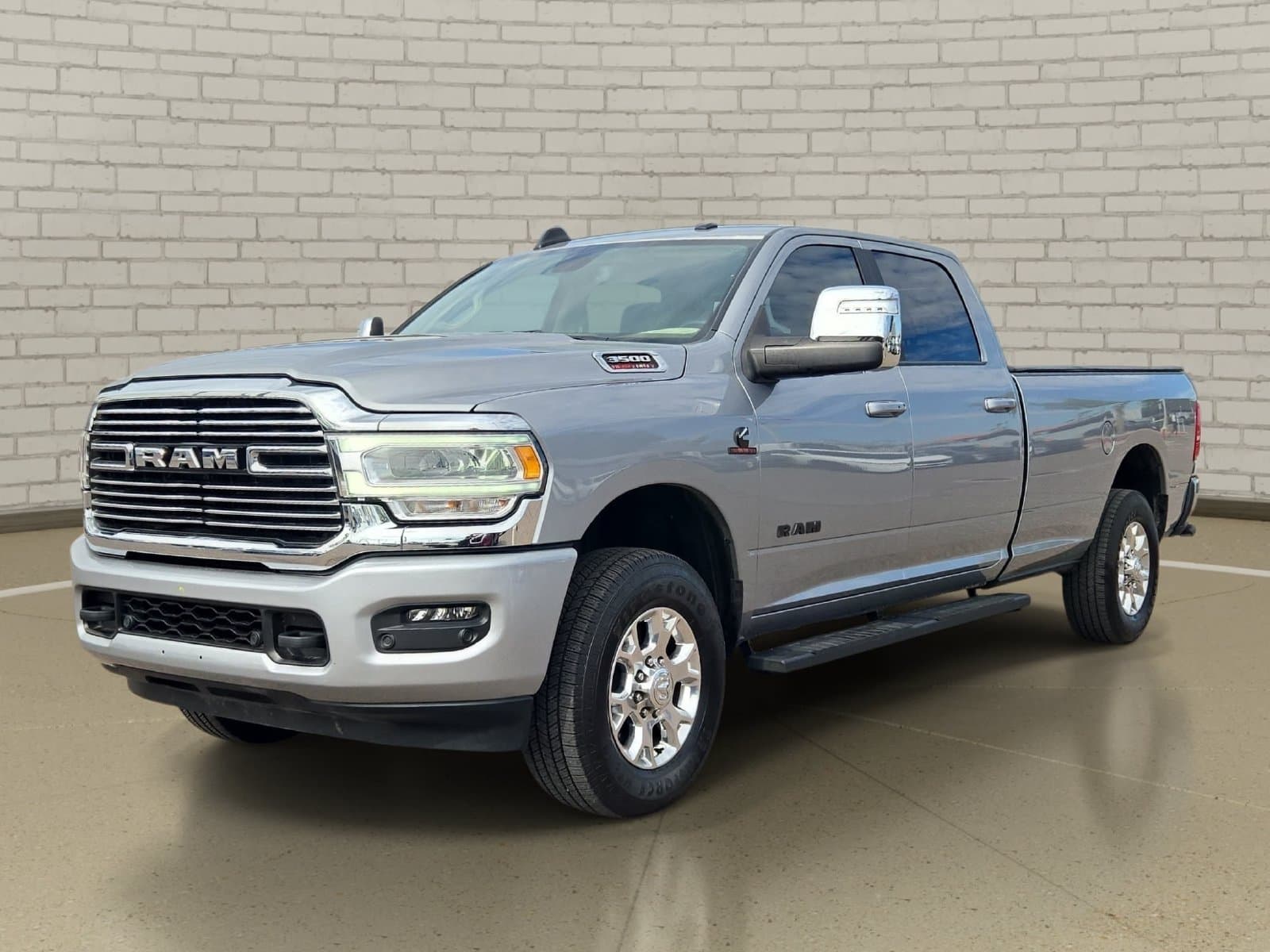 2024 RAM 3500 Laramie — photo 1 of 33