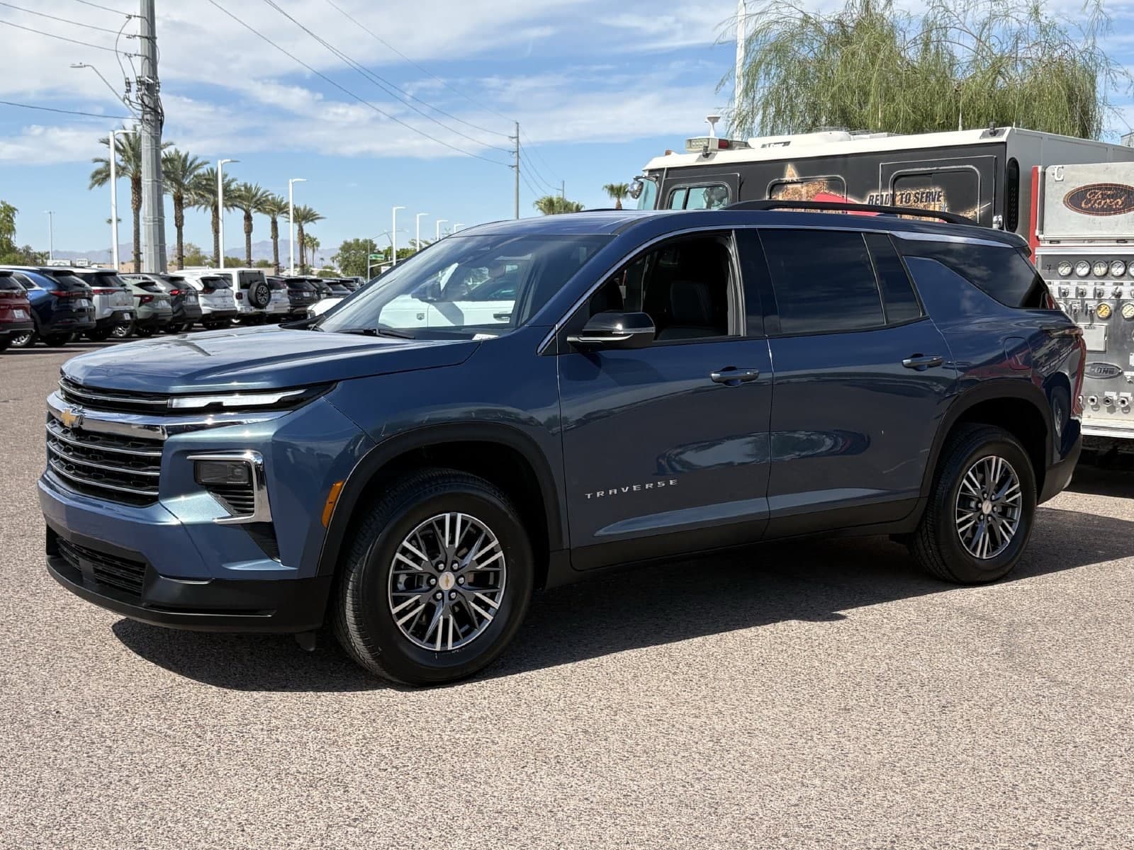 2026 Chevrolet Traverse AWD LT — photo 1 of 14