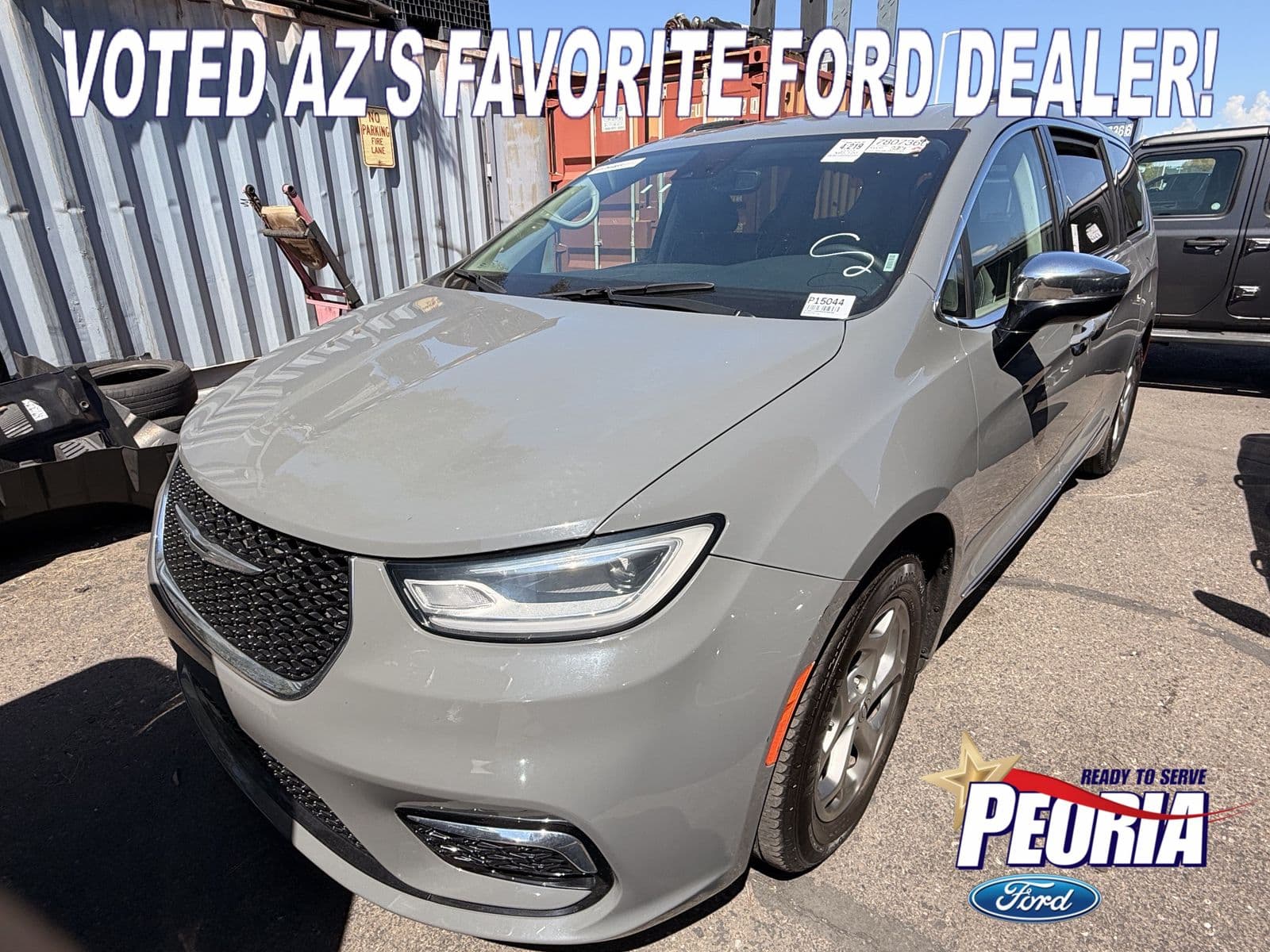 2023 Chrysler Pacifica Limited — photo 1 of 16